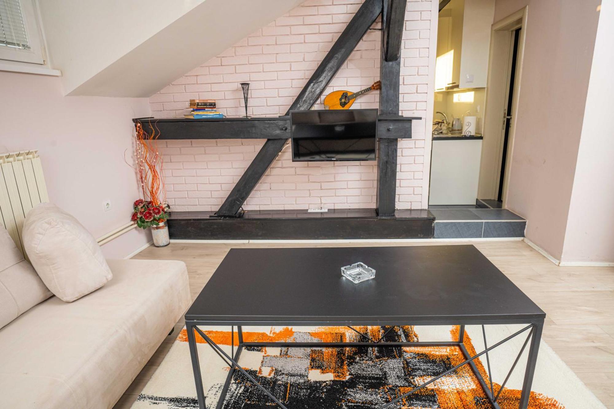 He-Ra Apartments With Free Parking Skopje Ngoại thất bức ảnh