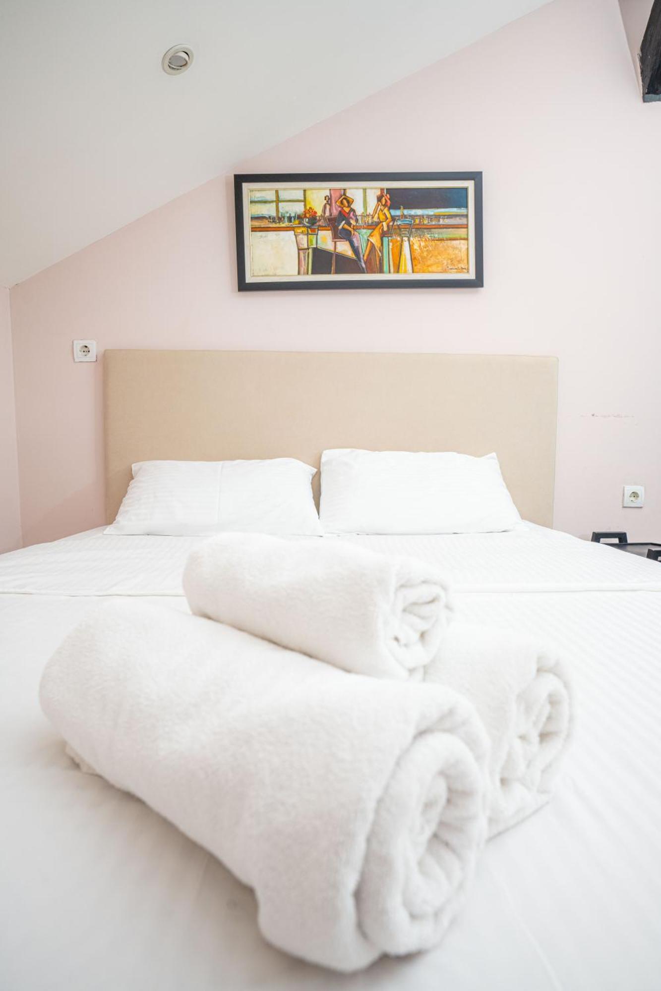He-Ra Apartments With Free Parking Skopje Ngoại thất bức ảnh